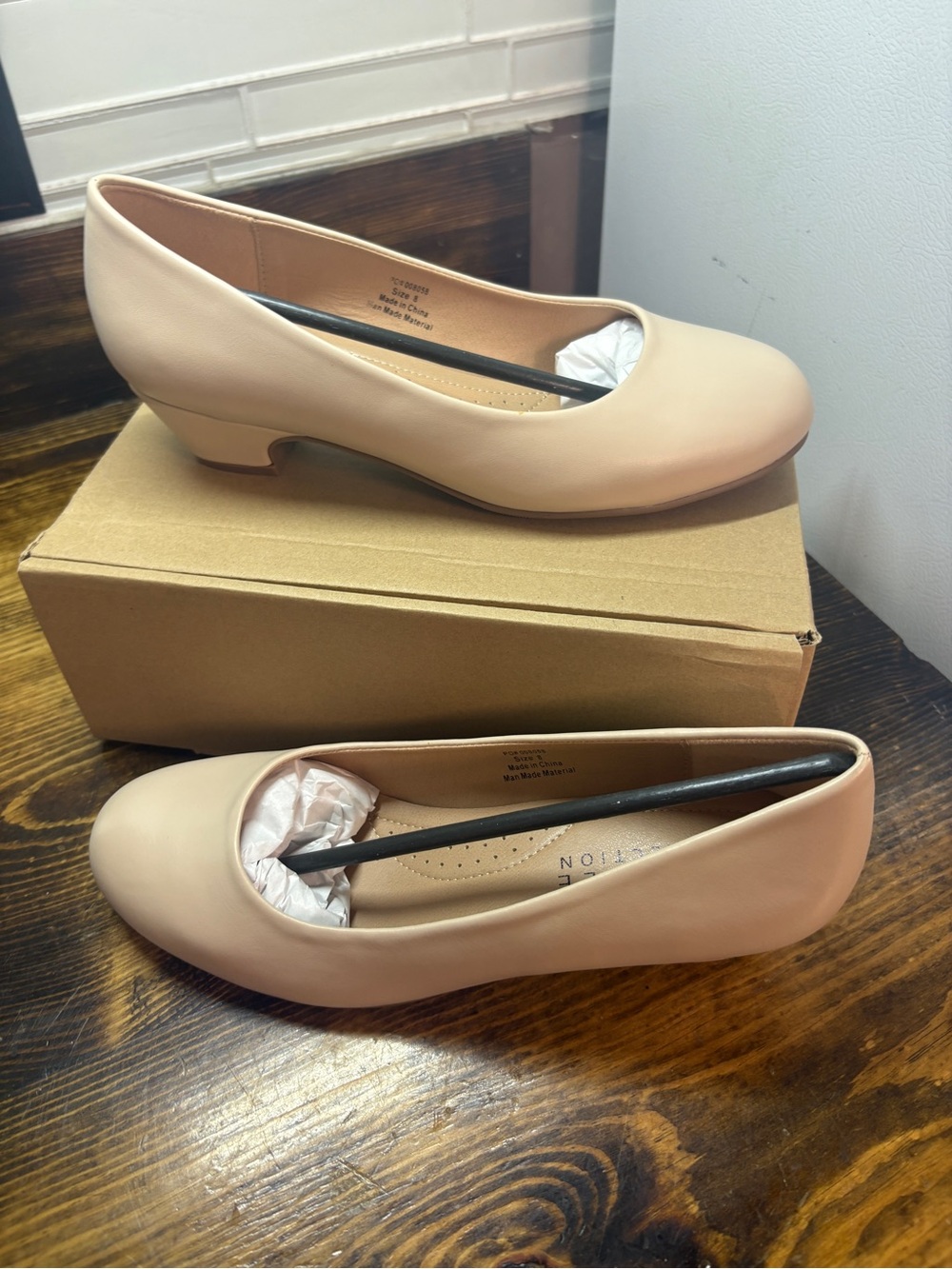 Journee Saar Neutral Heels Size 8